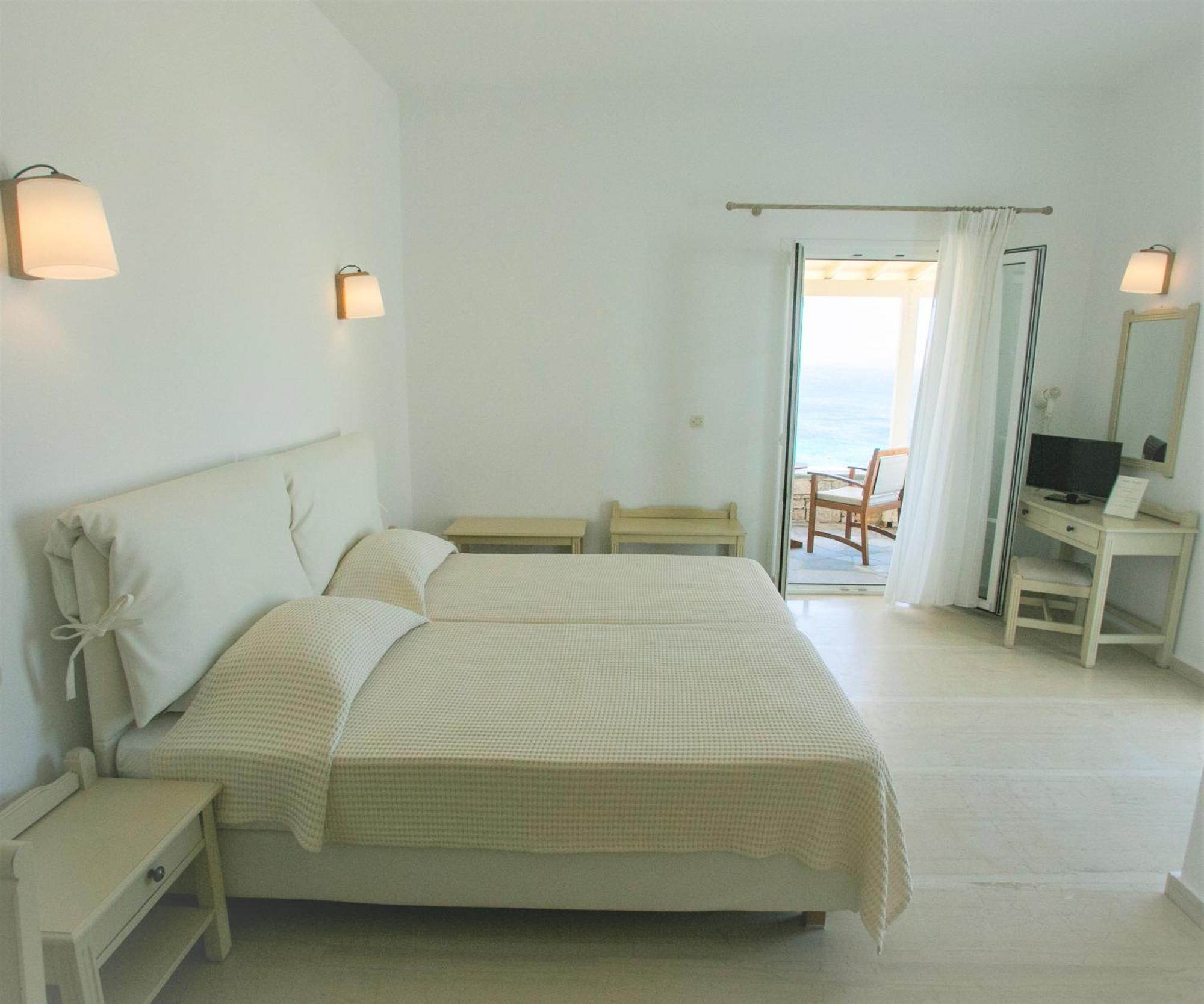 Panthea 2* Agios Ioannis Diakoftis
